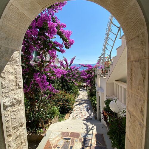 Apartments Nada Sucuraj