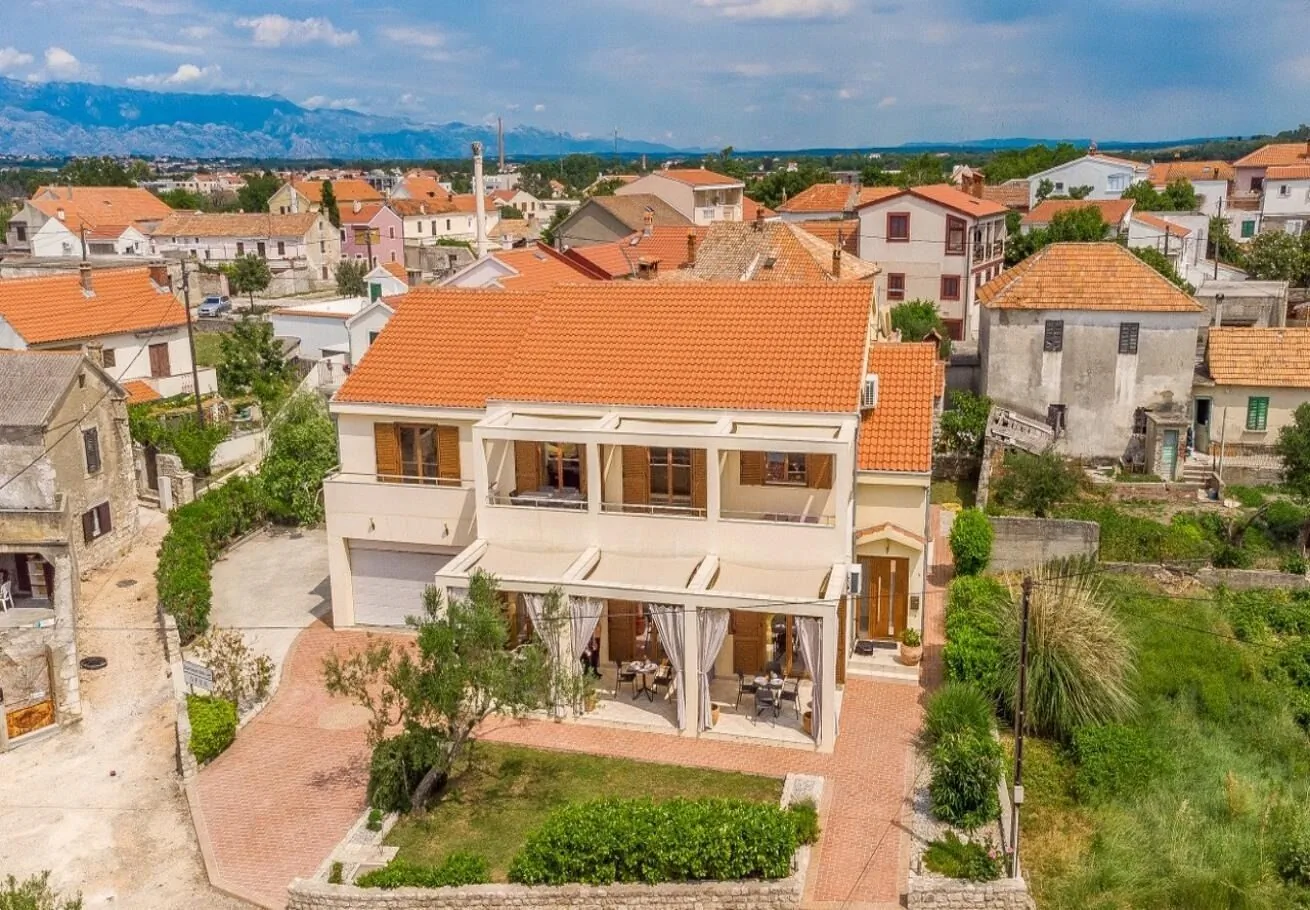 Apartments Bosko Nin
