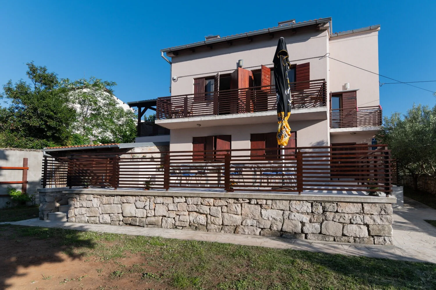 Apartments Tiho Preko