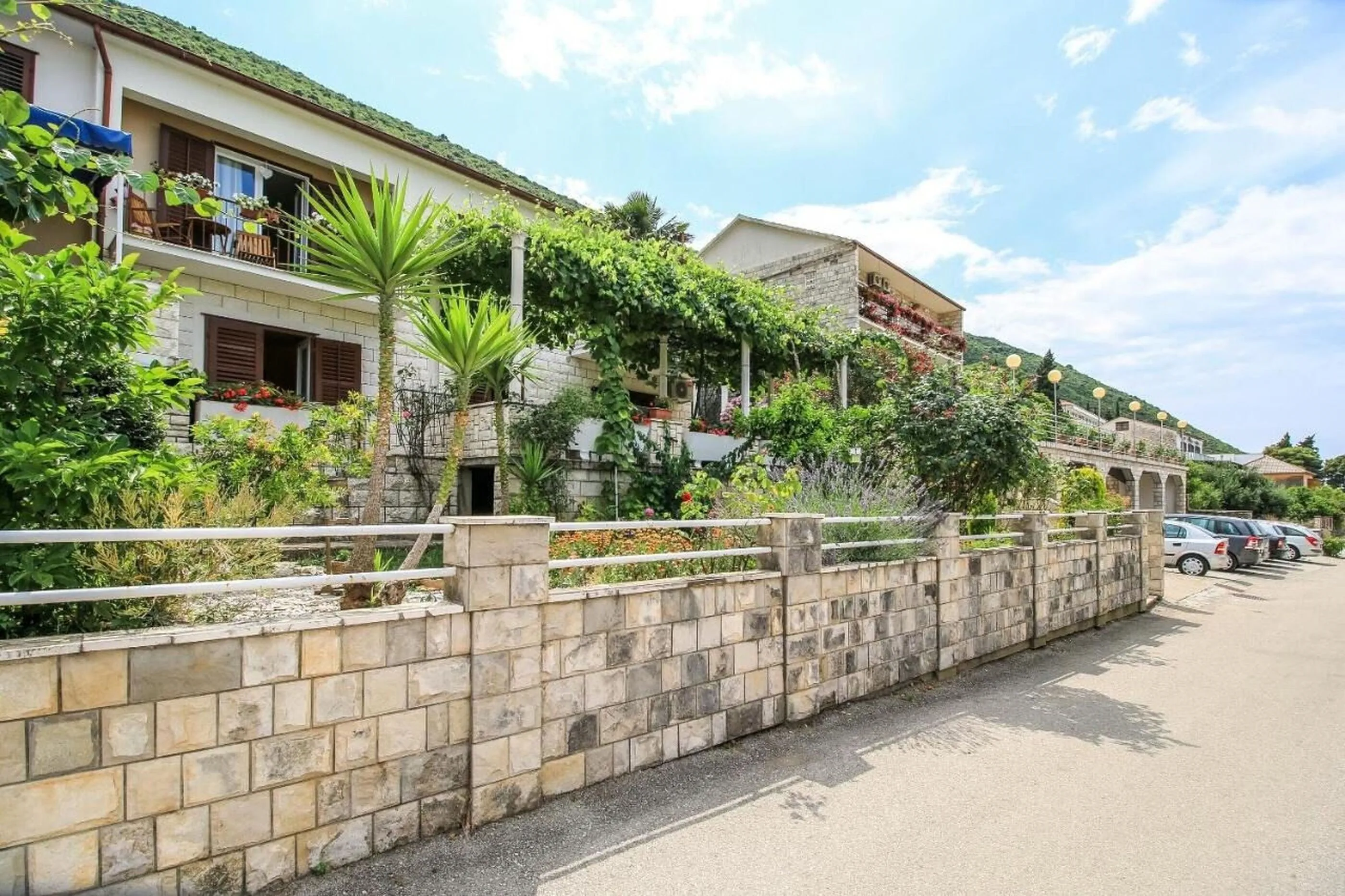 Apartments Ivana Trpanj