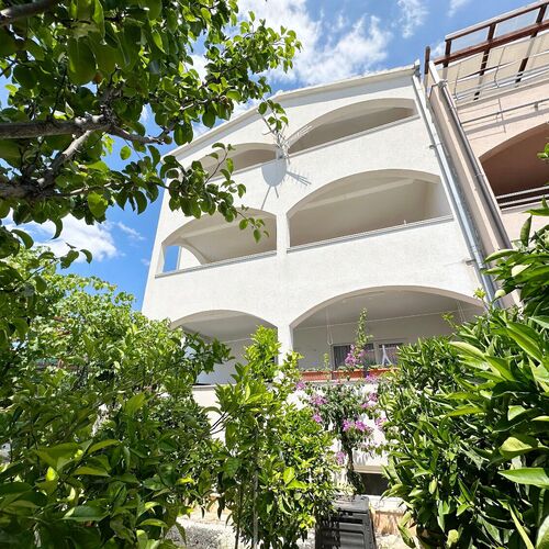 Apartments Mari Okrug Gornji  2