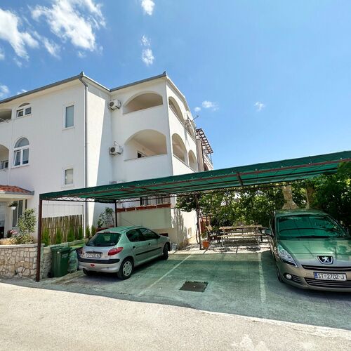 Apartments Mari Okrug Gornji  3