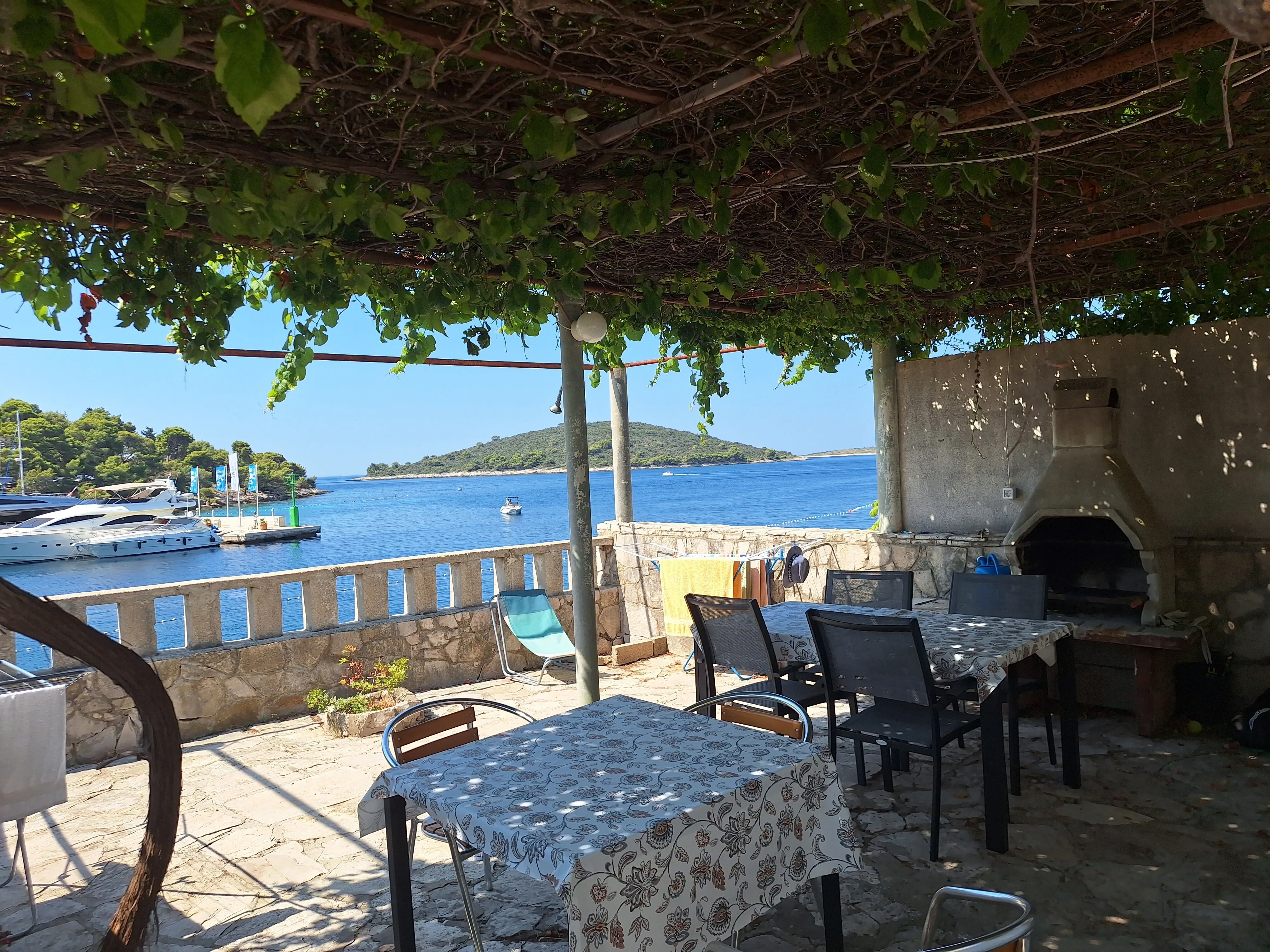 Apartments Neptun Maslinica