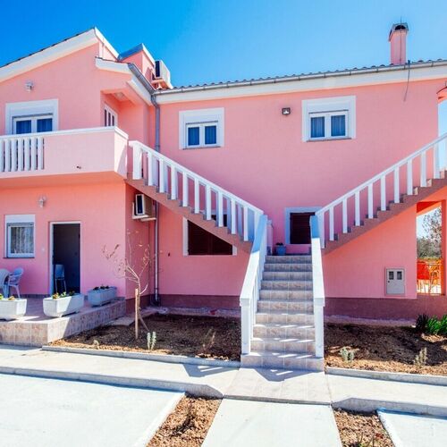 Apartments Ljubo Vrsi