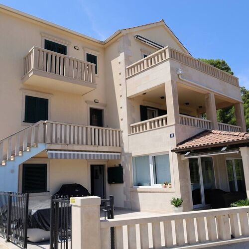 Apartment Mirja Postira  2