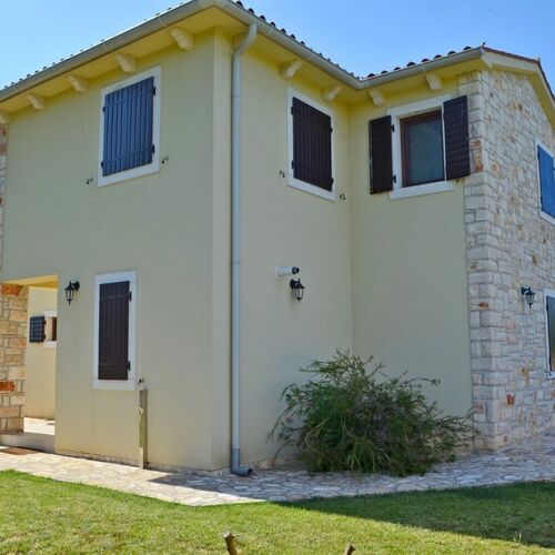 House Mary Medulin  4
