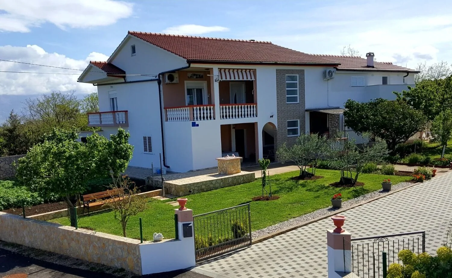 Apartment Sime Vrsi