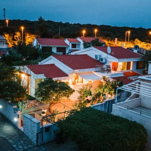 Apartments Kike Petrcane  2