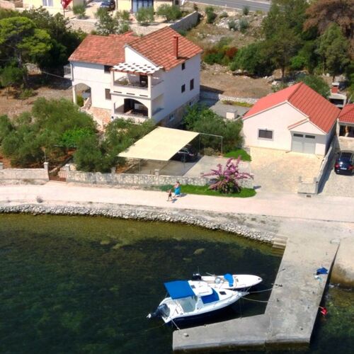 Apartments Ivo Veli Rat  4