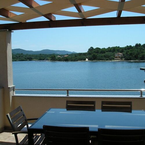 Apartments Ivo Veli Rat