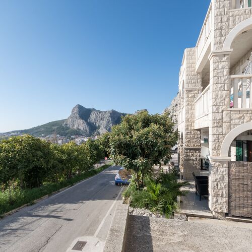 Apartment Sima Omis