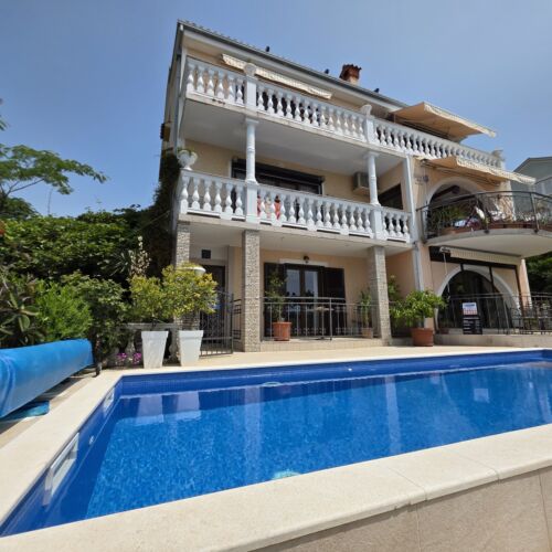 Vera Novi Apartmani - Novi Vinodolski ★★★★ 4