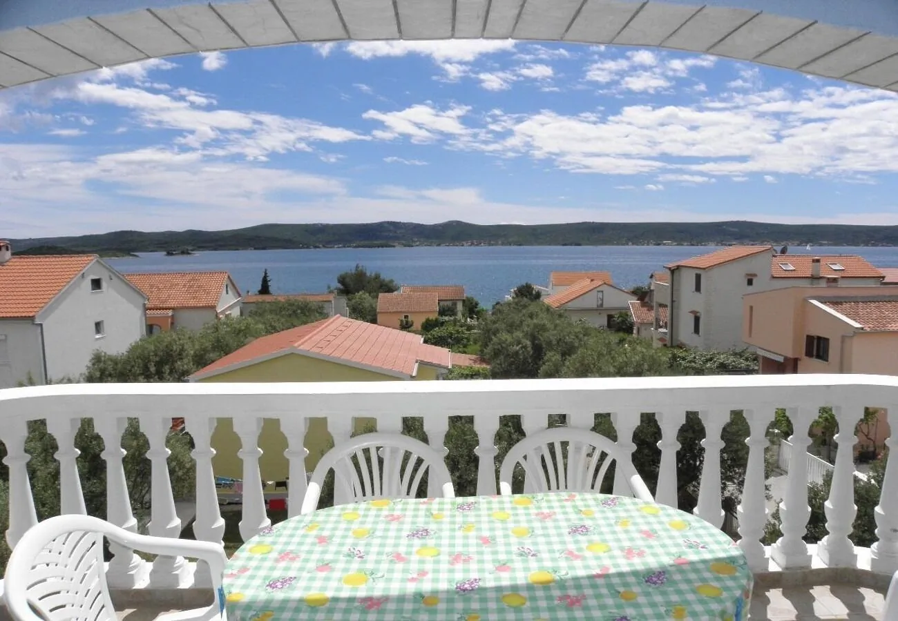 Apartments Vese Sv. Petar