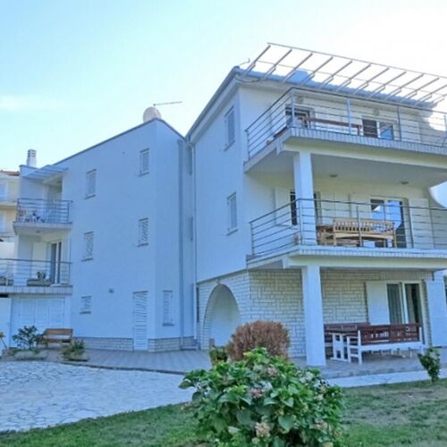 Apartments Vlado Njivice  2