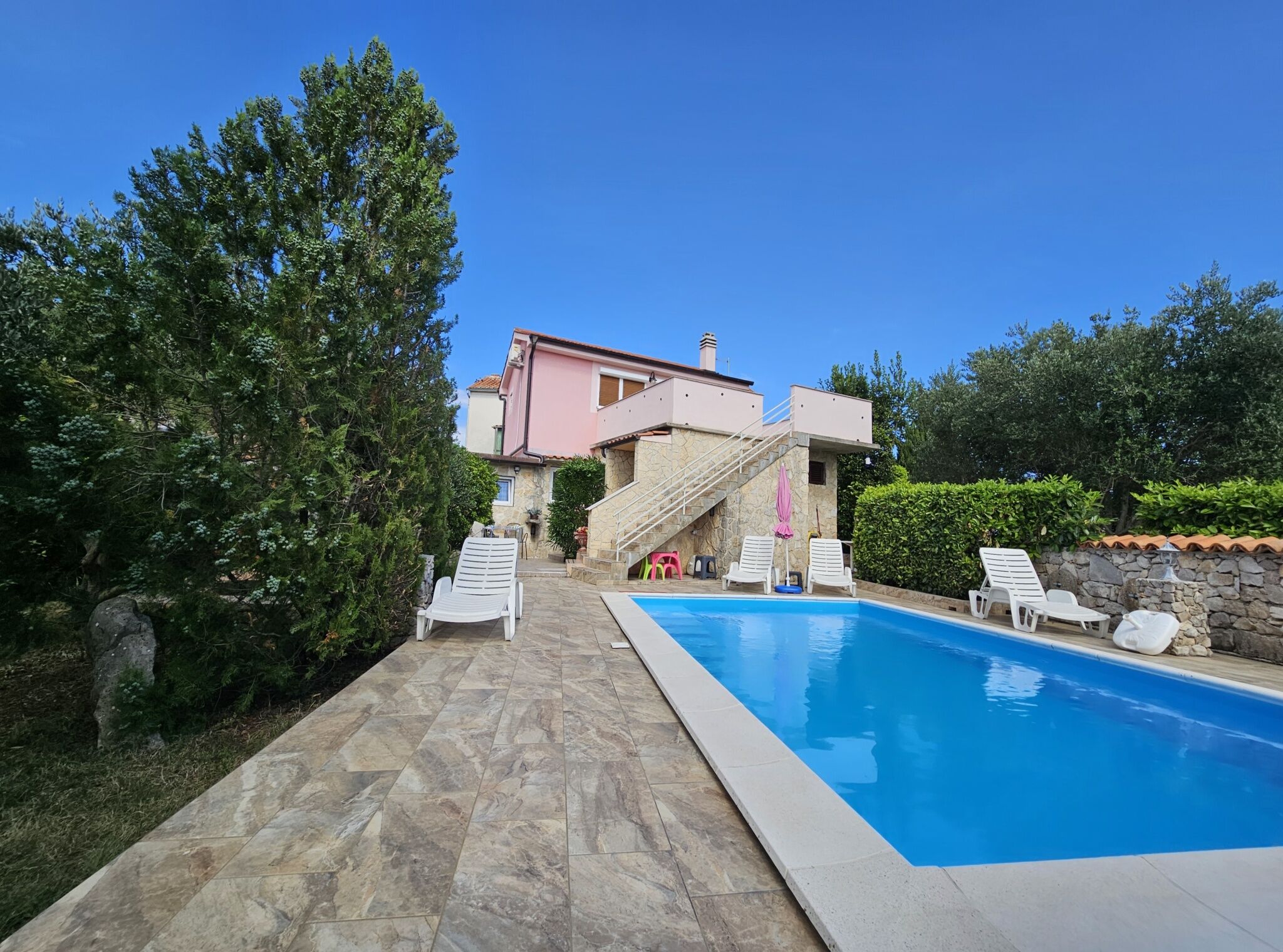 Holiday House Kate Malinska