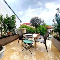 Arc de Triomphe Studios București
