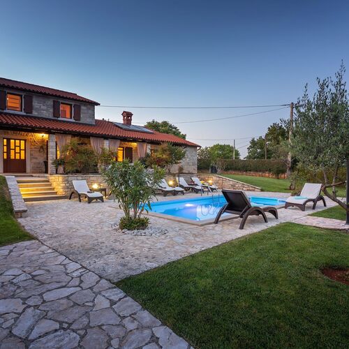 Villa Casa Danijel s bazenom Kastelir