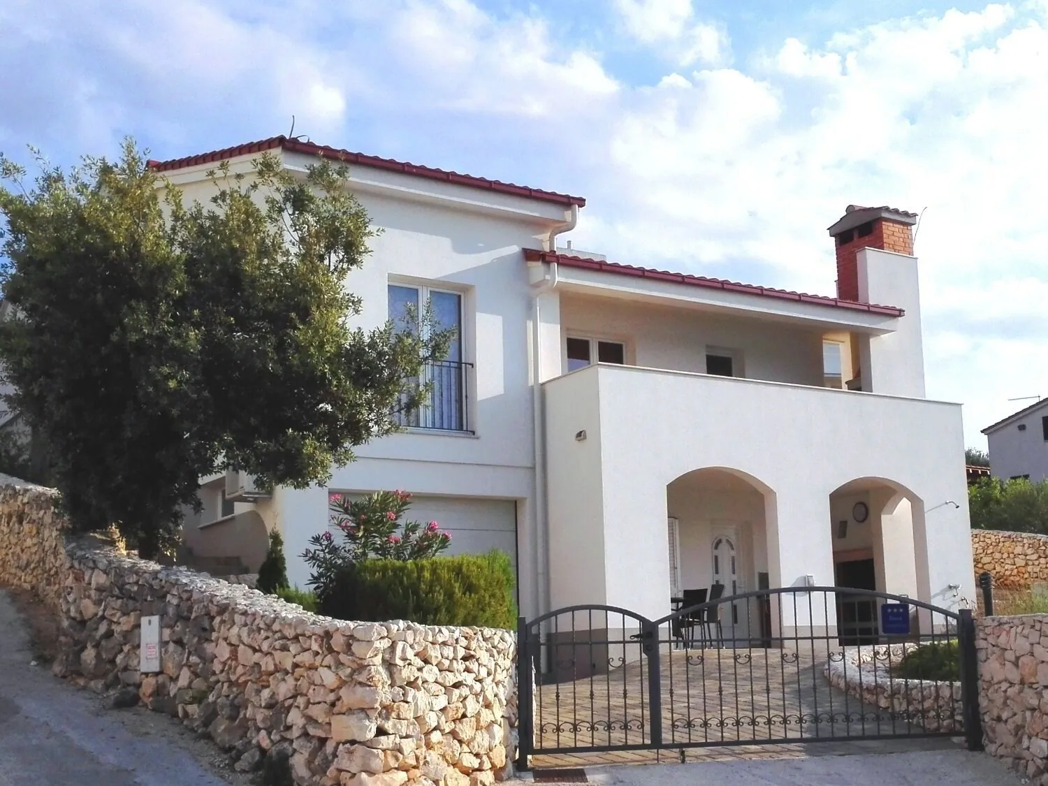 Apartments Tih Sevid