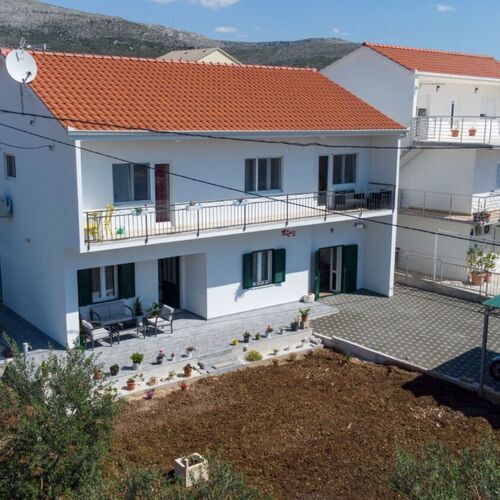 Apartments Kati Seget Donji  2
