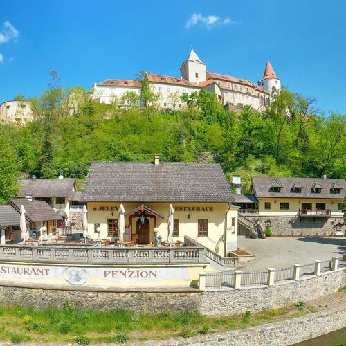 RESTAURACE A PENZION U JELENA Křivoklát
