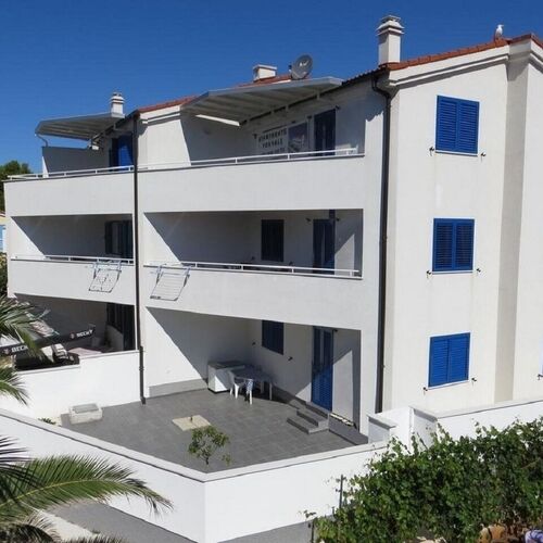 Apartment Goran Veli Rat  4