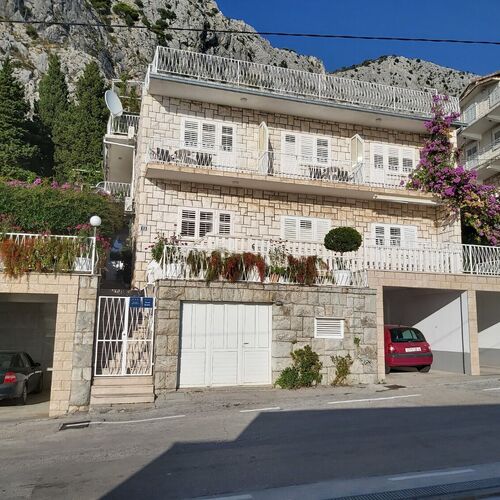 Apartments Ivan Omis II  2