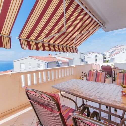 Apartments Mari Omis