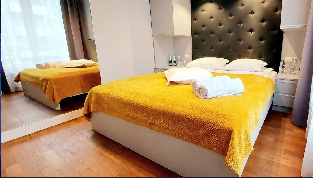 Miodowy apartament z balkonem, garażem, huśtawką, Rzeszów