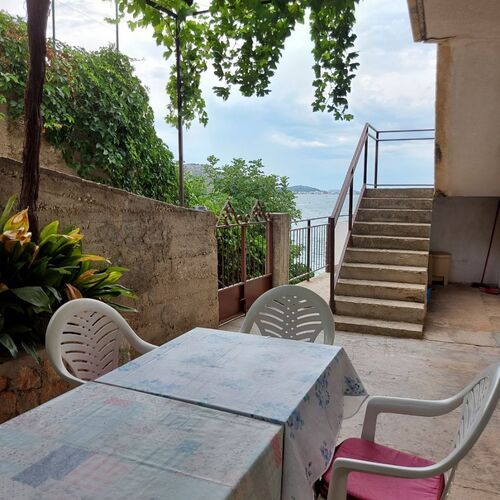 Apartment Bila Tisno  3