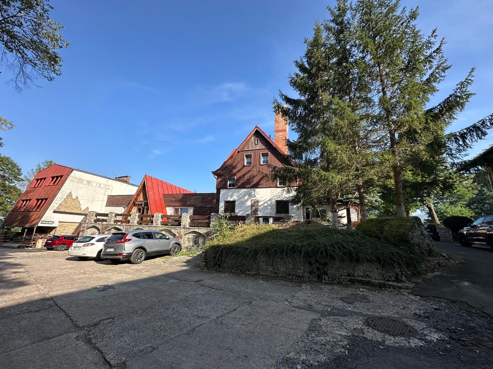 OŚRODEK WYPOCZYNKOWY NAD WODOSPADEM