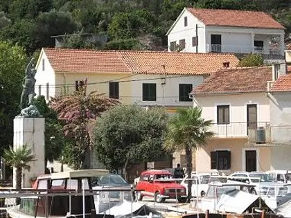 House Vese Mali Iz