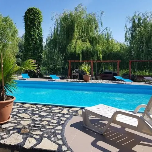 piscina exterioară sezonieră