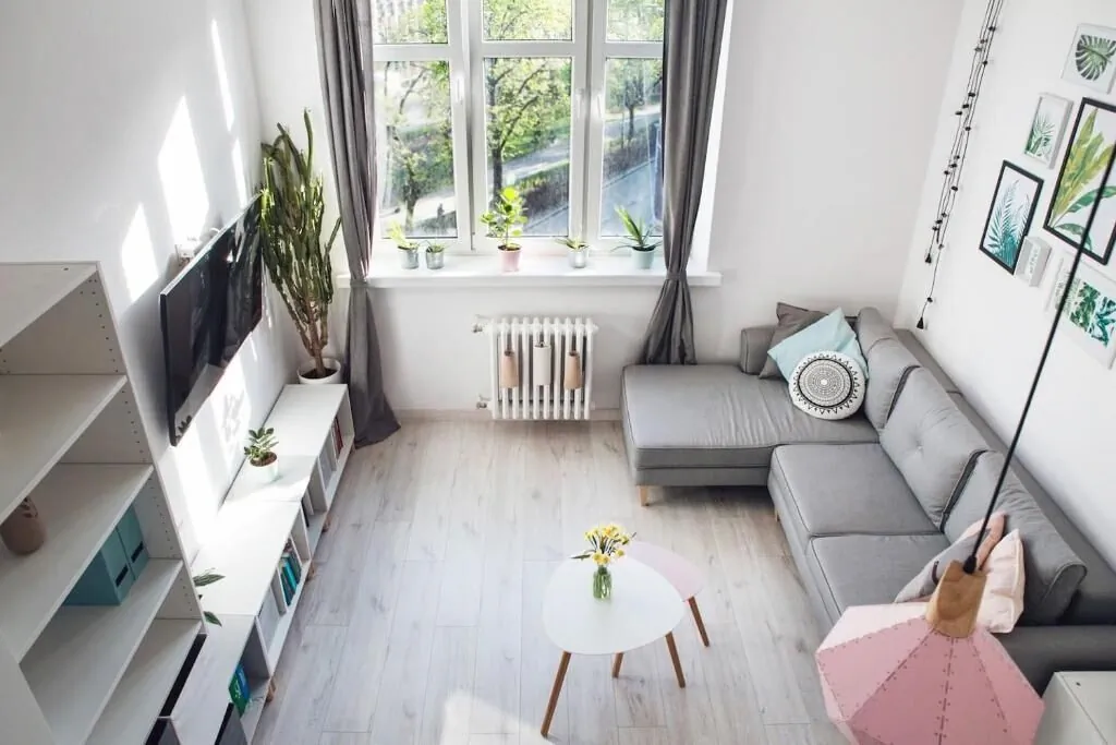 Przestronne mieszkanie z łóżkiem na antresoli rynek