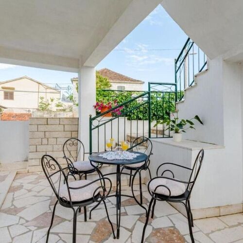 House Dinko Vinisce  4