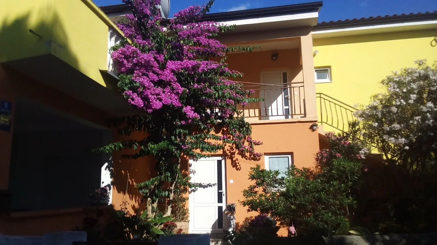 Apartments Midi Petrcane