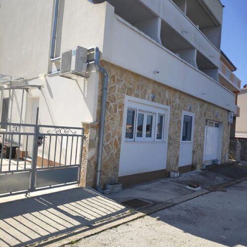 Apartment Tona Tisno  2