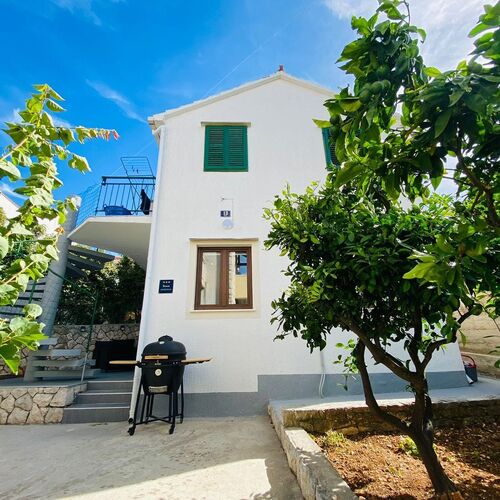 Apartment Daria Postira