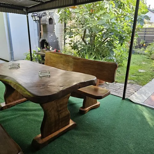 H&aacute;ts&oacute; udvar