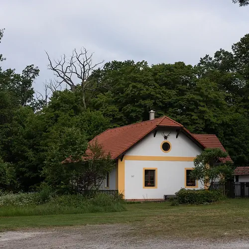 Chalupa h&aacute;jenka Černice