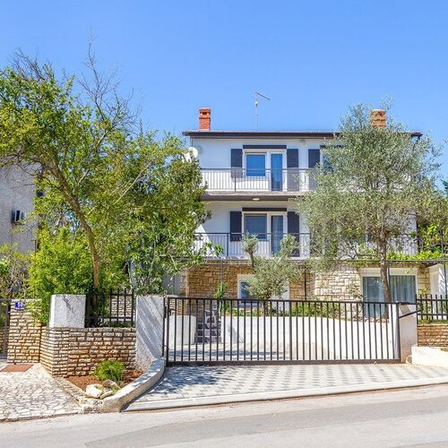 House Victoriatus Banjole