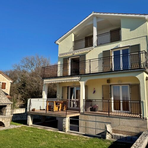 Apartments Pavle Malinska ★★★ 3