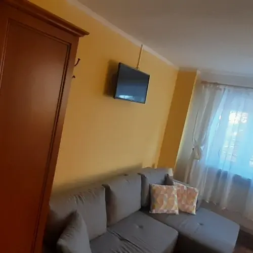 pok&oacute;j 102