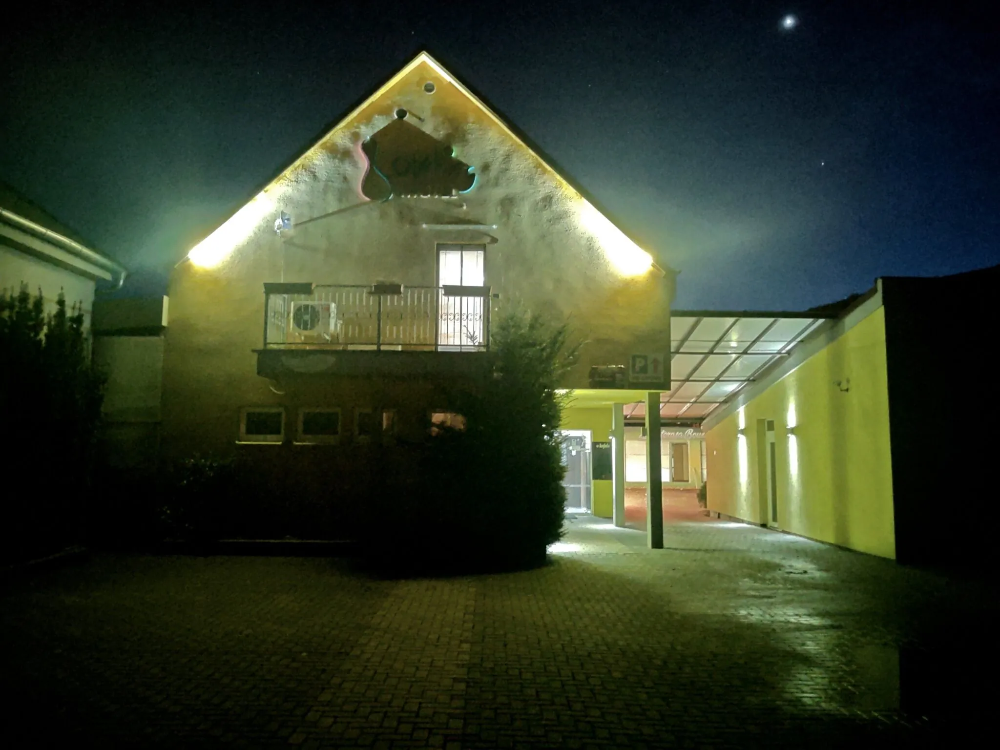 HotelRestaurantBowling