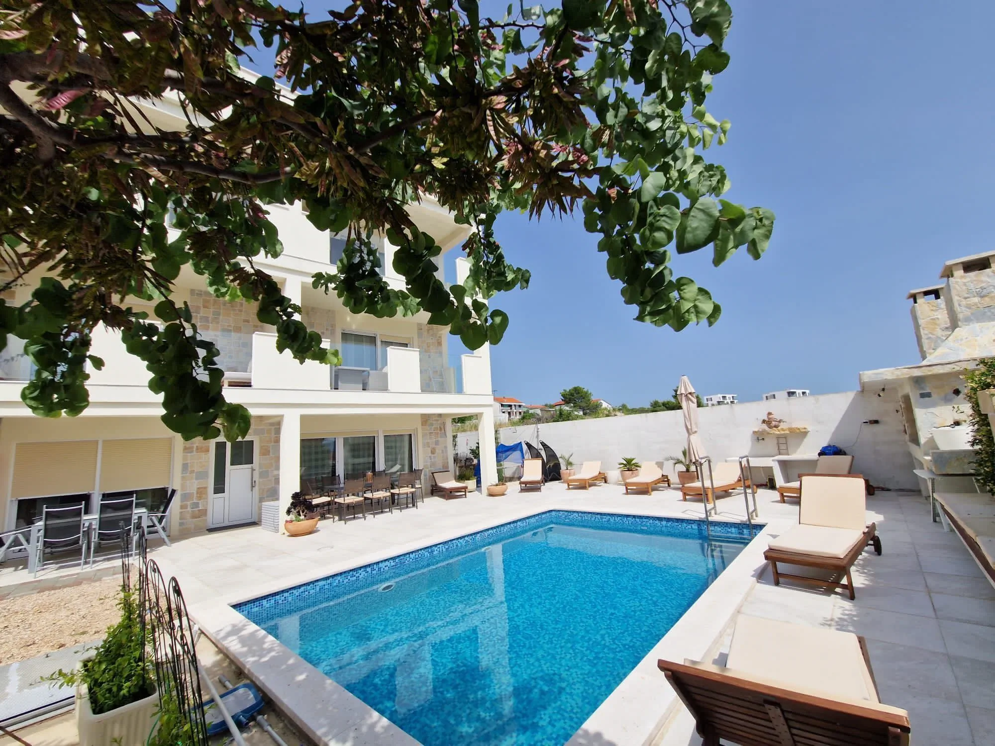 Apartments Chico Sv. Filip i Jakov