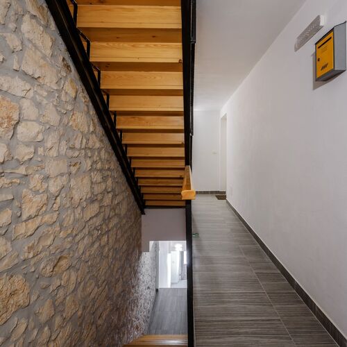 STEPENIŠTE PREMA APARTMANIMA