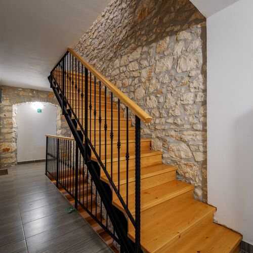 STEPENIŠTE PREMA APARTMANIMA