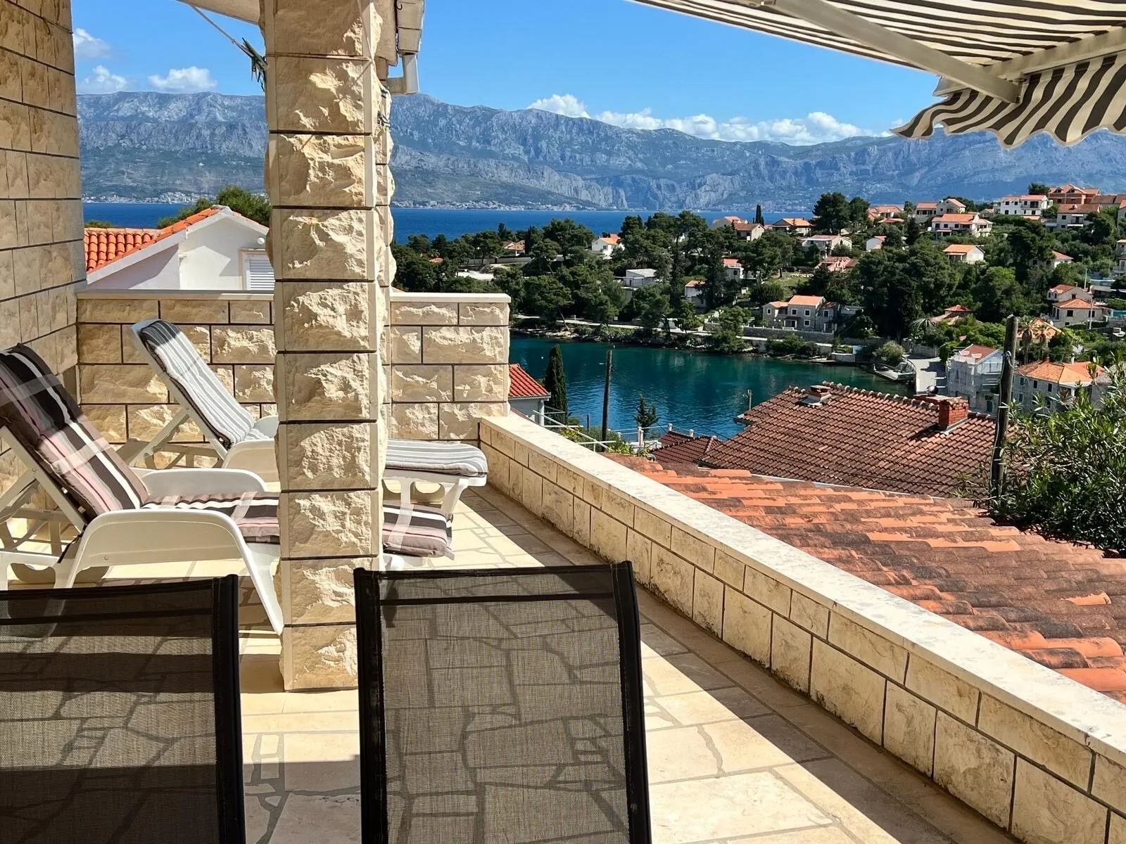 Apartments By The Sea Splitska, Brač - 23366 Splitska