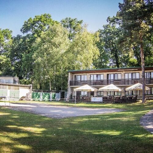 YACHT CLUB BEZDREV