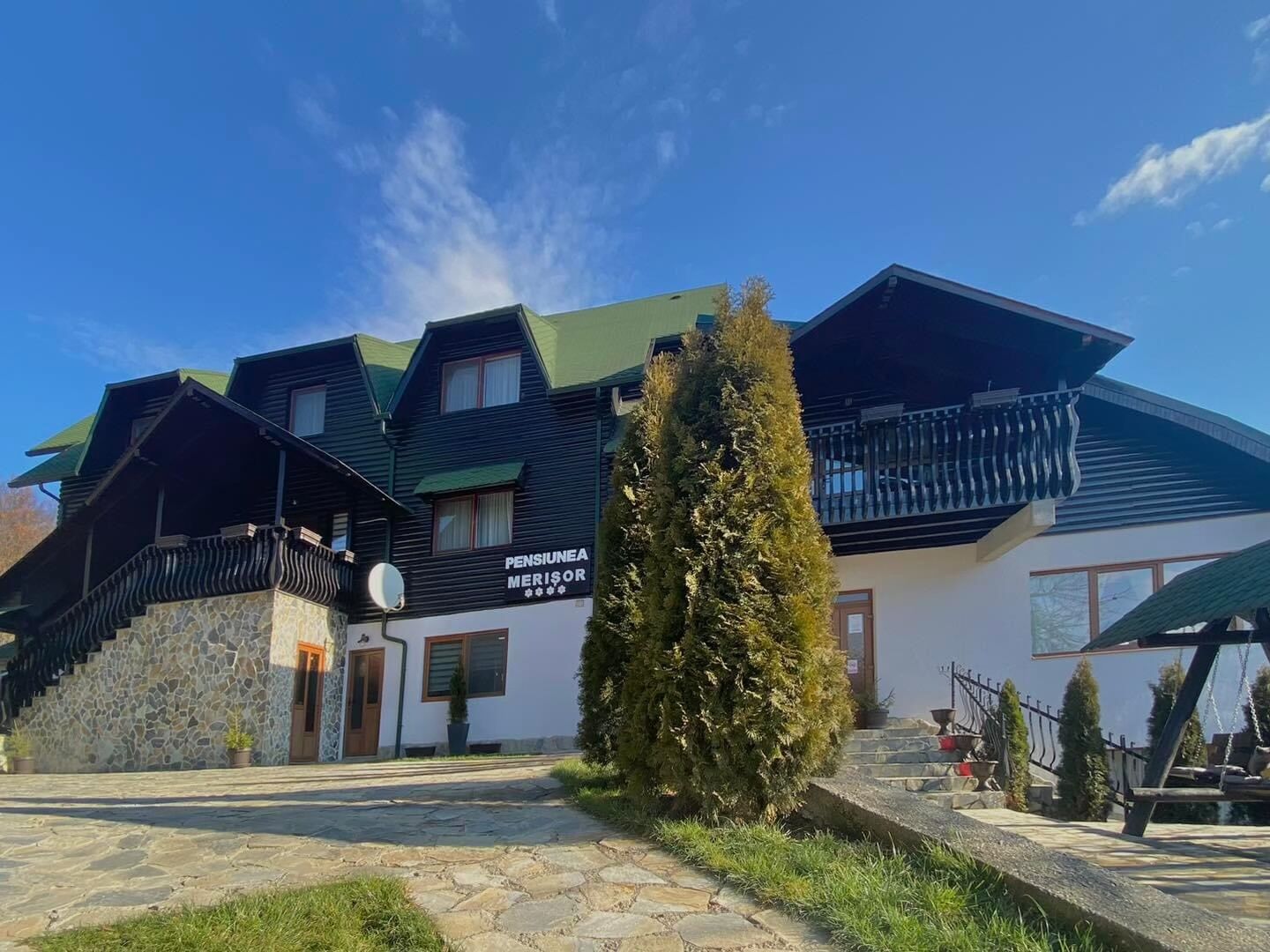 Pensiunea Merișor & A Frames Răchițele