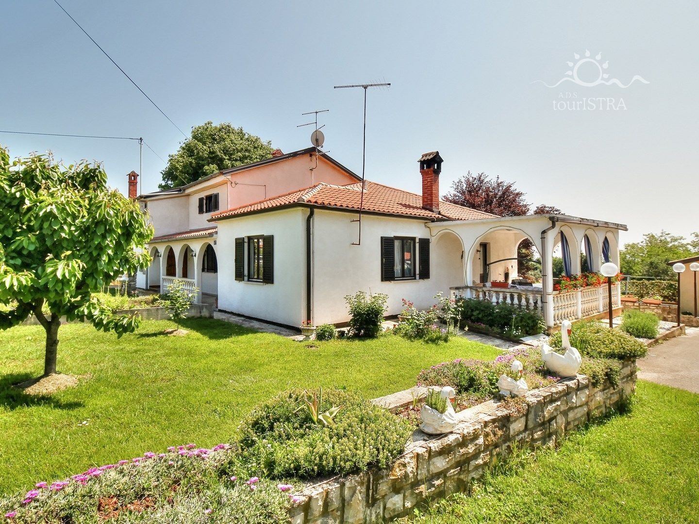 Apartmani Paradinović 1 Zambratija